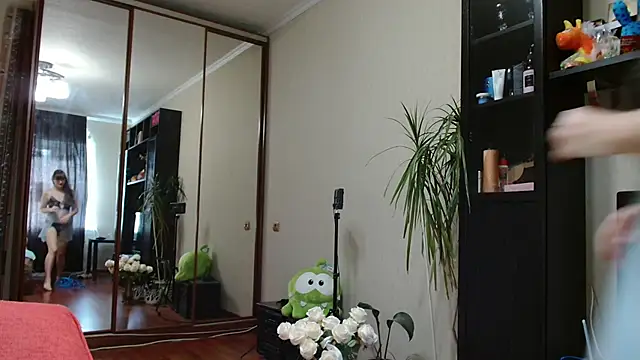 KiraGoldens online show from November 2025 07:23:02 AM