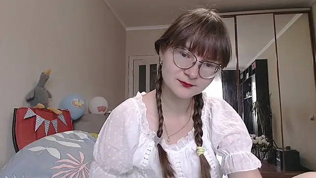 KiraGoldens online show from September 2025 06:30:01 AM