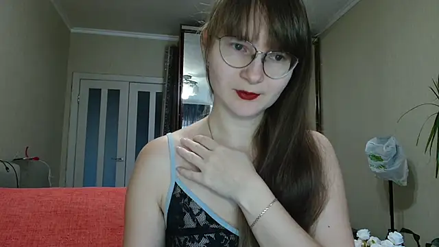KiraGoldens online show from October 2025 06:04:01 AM