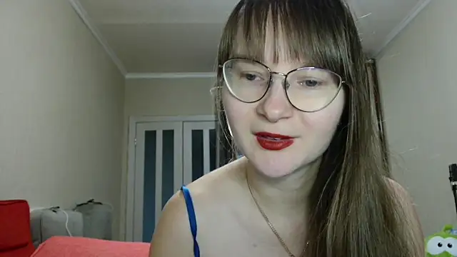 KiraGoldens online show from November 2025 06:50:02 AM