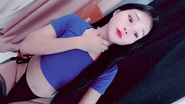 amomentoflust69 online show from March 2026 11:58:02 AM