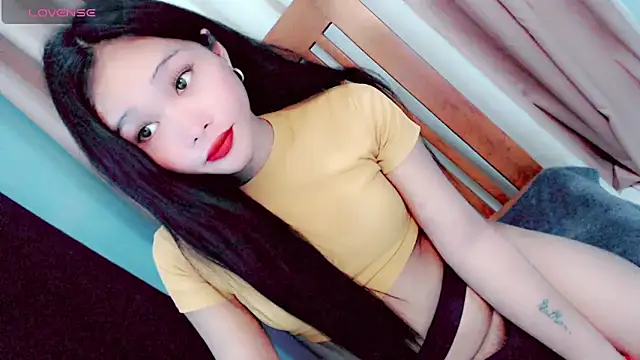 Snapshot of amomentoflust69 chatting on June 2026 10:35:01 AM amomentoflust69 online show from June 2026 10:35:01 AM