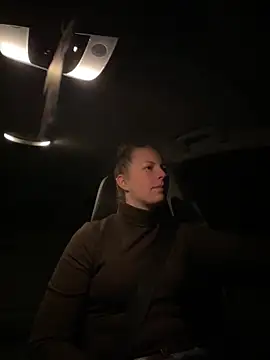 Snapshot of Girlnina-1995 chatting on December 2025 05:21:02 AM Girlnina-1995 online show from December 2025 05:21:02 AM