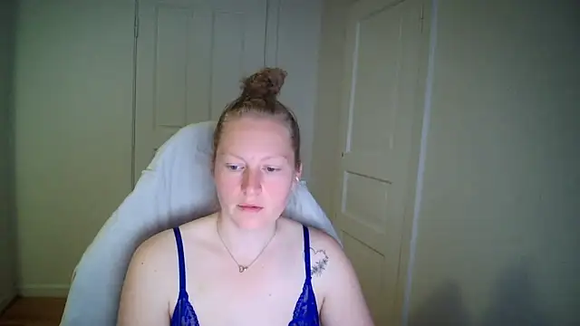 Girlnina-1995 online show from May 2026 06:10:01 AM