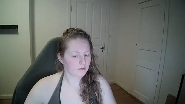 Snapshot of Girlnina-1995 chatting on February 2025 02:35:02 PM Girlnina-1995 online show from February 2025 02:35:02 PM