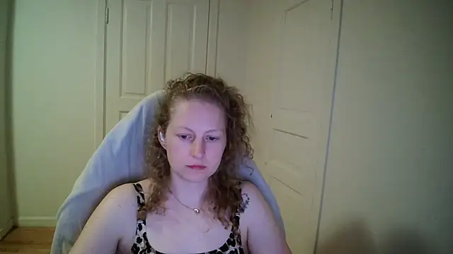 Girlnina-1995 online show from March 2026 07:16:01 PM