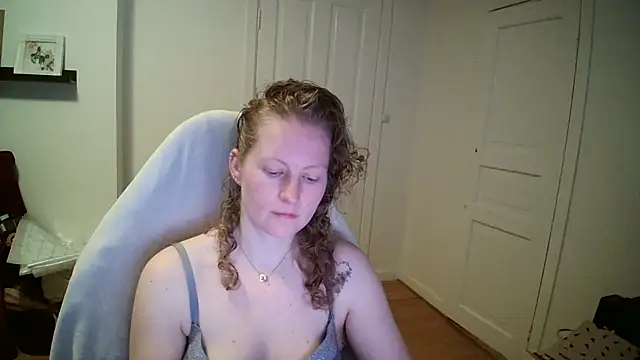 Girlnina-1995 online show from March 2026 09:36:02 AM