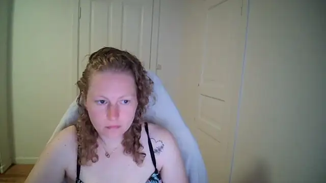 Girlnina-1995 online show from May 2026 06:17:01 AM