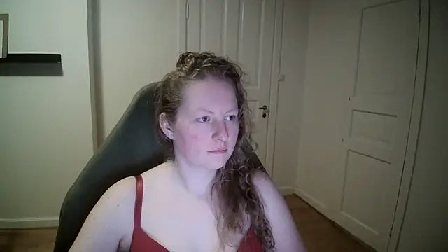 Snapshot of Girlnina-1995 chatting on March 2025 07:44:01 PM Girlnina-1995 online show from March 2025 07:44:01 PM