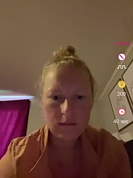 Snapshot of Girlnina-1995 chatting on June 2026 04:28:02 PM Girlnina-1995 online show from June 2026 04:28:02 PM