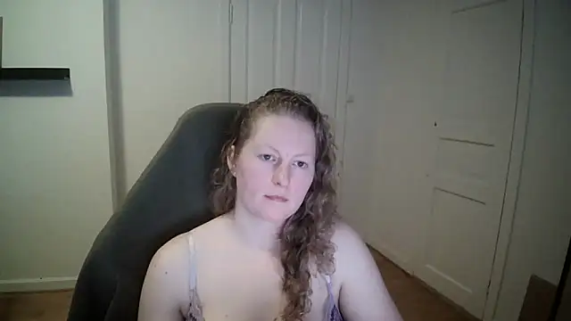 Snapshot of Girlnina-1995 chatting on February 2025 12:45:02 PM Girlnina-1995 online show from February 2025 12:45:02 PM