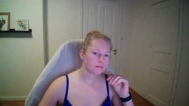 Snapshot of Girlnina-1995 chatting on September 2025 02:29:02 PM Girlnina-1995 online show from September 2025 02:29:02 PM