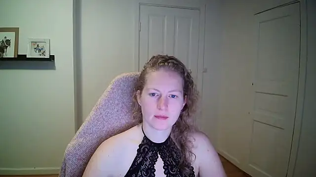 Snapshot of Girlnina-1995 chatting on October 2025 08:26:01 AM Girlnina-1995 online show from October 2025 08:26:01 AM