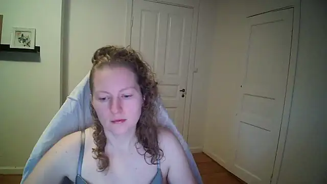 Snapshot of Girlnina-1995 chatting on December 2025 10:03:02 AM Girlnina-1995 online show from December 2025 10:03:02 AM