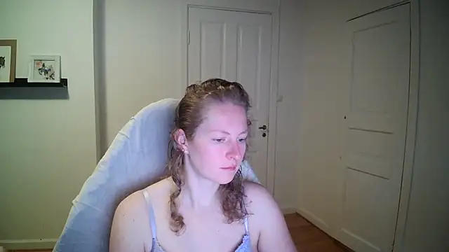 Girlnina-1995 online show from December 2025 09:43:01 AM