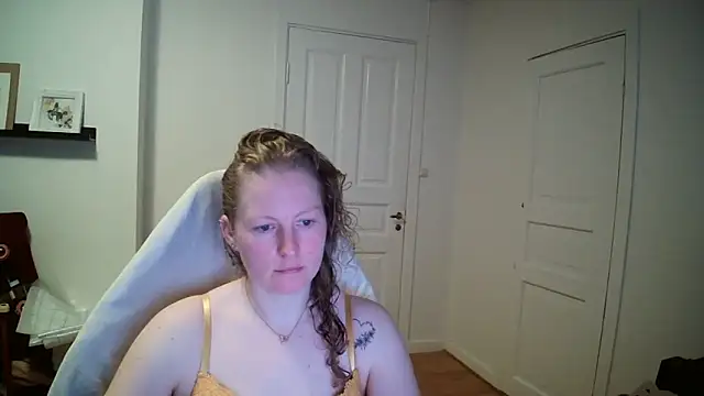 Girlnina-1995 online show from March 2026 07:56:02 AM