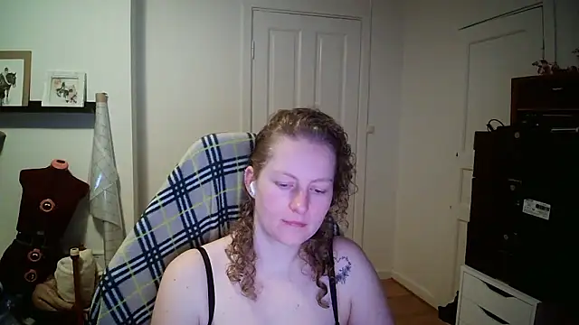 Snapshot of Girlnina-1995 chatting on January 2026 08:40:02 AM Girlnina-1995 online show from January 2026 08:40:02 AM