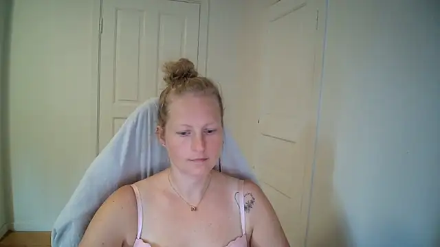 Snapshot of Girlnina-1995 chatting on July 2026 10:33:01 AM Girlnina-1995 online show from July 2026 10:33:01 AM