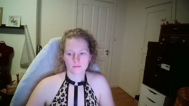 Girlnina-1995 online show from December 2025 07:20:01 PM