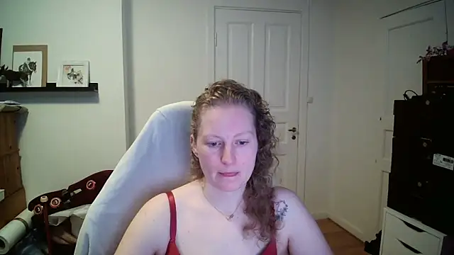 Snapshot of Girlnina-1995 chatting on February 2026 10:15:02 AM Girlnina-1995 online show from February 2026 10:15:02 AM