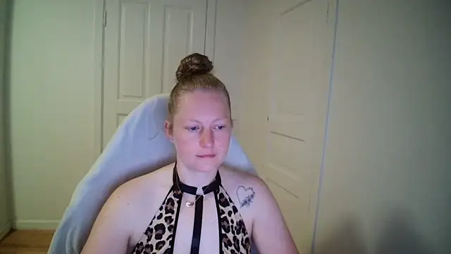 Girlnina-1995 online show from May 2026 05:03:02 AM