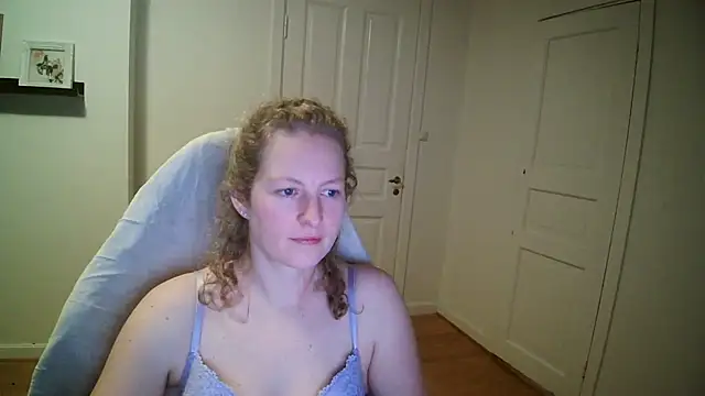 Snapshot of Girlnina-1995 chatting on December 2025 09:48:01 PM Girlnina-1995 online show from December 2025 09:48:01 PM