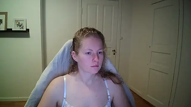 Girlnina-1995 online show from October 2025 09:29:01 AM