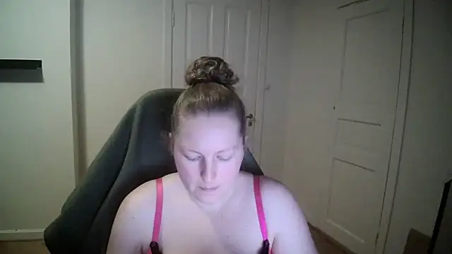 Snapshot of Girlnina-1995 chatting on February 2025 04:36:02 PM Girlnina-1995 online show from February 2025 04:36:02 PM