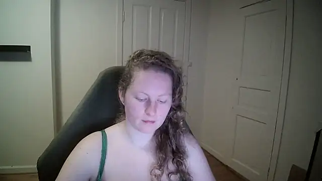 Snapshot of Girlnina-1995 chatting on February 2025 09:04:02 PM Girlnina-1995 online show from February 2025 09:04:02 PM