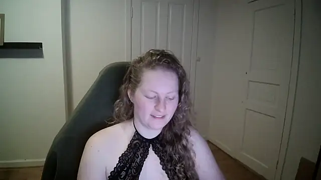 Snapshot of Girlnina-1995 chatting on February 2025 03:53:01 PM Girlnina-1995 online show from February 2025 03:53:01 PM