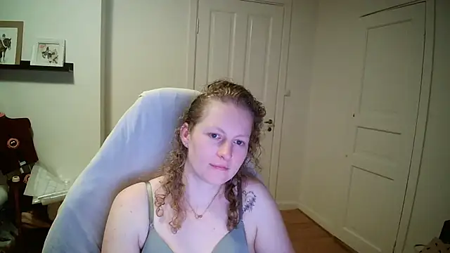 Girlnina-1995 online show from March 2026 08:43:01 PM