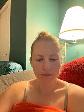 Snapshot of Girlnina-1995 chatting on October 2025 07:18:01 AM Girlnina-1995 online show from October 2025 07:18:01 AM