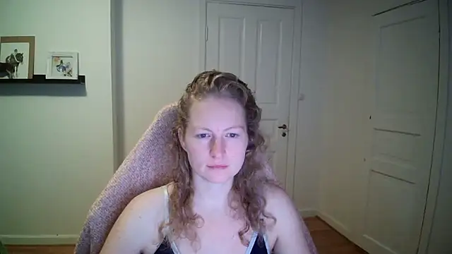 Snapshot of Girlnina-1995 chatting on October 2025 08:27:02 AM Girlnina-1995 online show from October 2025 08:27:02 AM