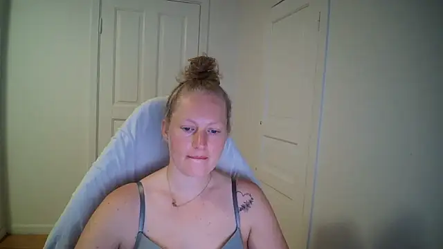 Snapshot of Girlnina-1995 chatting on July 2026 06:07:02 AM Girlnina-1995 online show from July 2026 06:07:02 AM