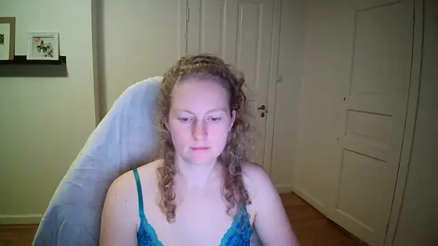 Girlnina-1995 online show from November 2025 08:56:01 PM