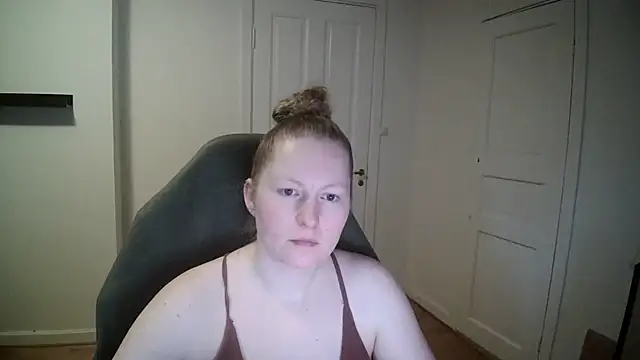 Snapshot of Girlnina-1995 chatting on February 2025 11:28:02 AM Girlnina-1995 online show from February 2025 11:28:02 AM
