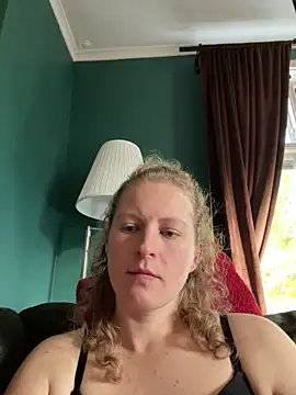 Snapshot of Girlnina-1995 chatting on October 2025 01:32:01 PM Girlnina-1995 online show from October 2025 01:32:01 PM
