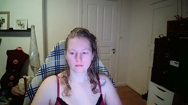 Snapshot of Girlnina-1995 chatting on January 2026 05:44:01 AM Girlnina-1995 online show from January 2026 05:44:01 AM