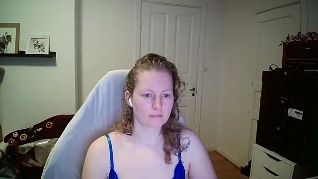 Snapshot of Girlnina-1995 chatting on February 2026 09:52:02 AM Girlnina-1995 online show from February 2026 09:52:02 AM