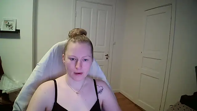 Girlnina-1995 online show from March 2026 09:28:02 AM