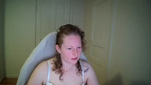 Girlnina-1995 online show from April 2026 05:54:02 AM