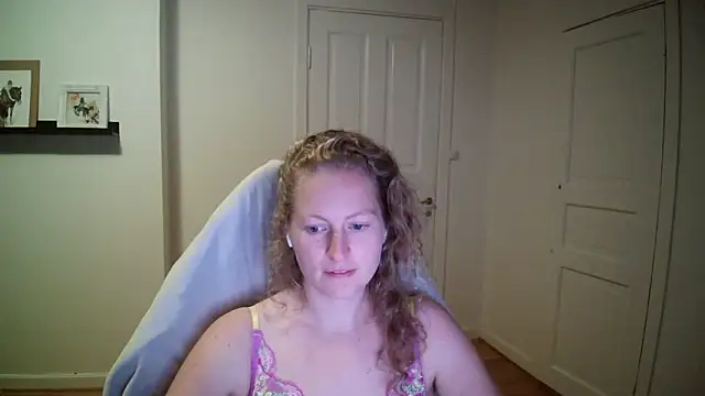 Snapshot of Girlnina-1995 chatting on September 2025 08:58:02 PM Girlnina-1995 online show from September 2025 08:58:02 PM