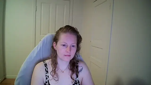 Girlnina-1995 online show from March 2026 06:37:02 AM