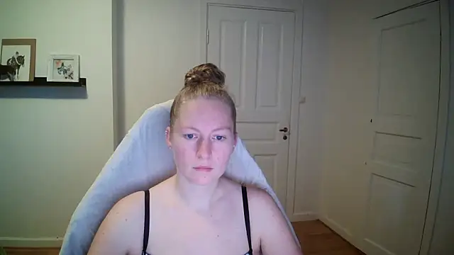 Snapshot of Girlnina-1995 chatting on October 2025 07:38:02 AM Girlnina-1995 online show from October 2025 07:38:02 AM