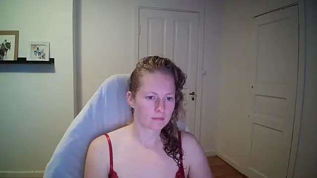 Snapshot of Girlnina-1995 chatting on September 2025 09:16:01 AM Girlnina-1995 online show from September 2025 09:16:01 AM