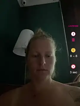 Snapshot of Girlnina-1995 chatting on June 2026 06:50:01 PM Girlnina-1995 online show from June 2026 06:50:01 PM