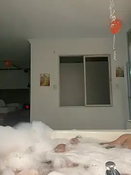 Snapshot of vanessa-love-hot chatting on January 2025 05:48:01 AM vanessa-love-hot online show from January 2025 05:48:01 AM