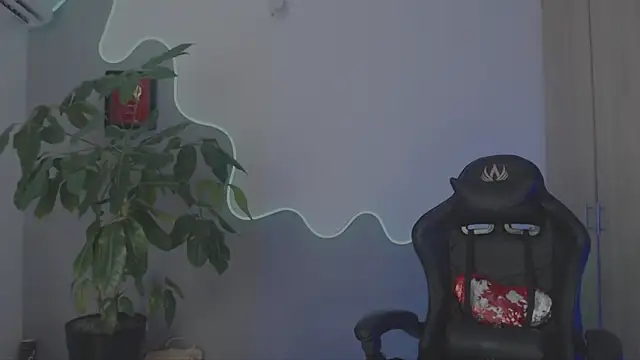 LauPolett online show from April 2026 02:25:02 AM