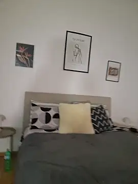 Snapshot of AryaSummersReal chatting on November 2025 08:51:02 AM AryaSummersReal online show from November 2025 08:51:02 AM