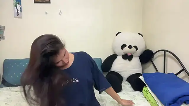 rihanna22 online show from November 2025 01:48:02 PM